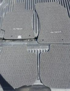 NEW 2013-2019 Subaru Outback CARPETED Floor Mats BLACK J505SAL002 OEM - Picture 1 of 3