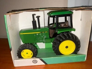 John Deere 4455 MFWD Tractor w/ Cab 1:16 Vintage Ertl 1990 - Picture 1 of 8