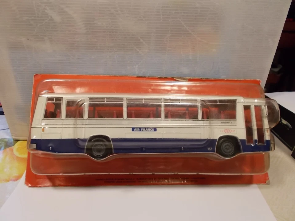 hachette sc1/43 autobus berliet crusair  air france - Immagine 1 di 1