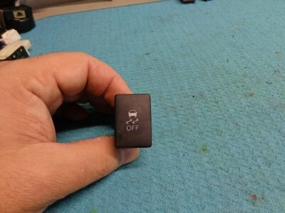 INTERRUPTOR DE APAGADO CONTROL DE TRACCIÓN SCION IQ 12 13 14 15 Foto 1 de 2