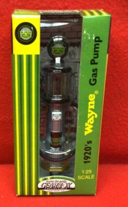 Gearbox 1:25 Die-Cast John Deere Limited Edition Quality Tokheim Gas Pump Green - Picture 1 of 2