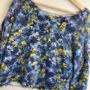 Pilcro Pullover Damen klein cropped blau gelb Blumen Wimpern flauschig weich - Bild 1 von 9