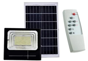 FARO LED 10W CON PANNELLO SOLARE CREPUSCOLARE + TELECOMANDO IP67 10 W - Foto 1 di 5