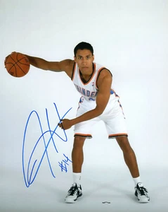 JOSH HUESTIS FOTO AUTOGRAFATA FIRMATA 8X10 OKLAHOMA CITY THUNDER BASKETBALL AUTO - Foto 1 di 1