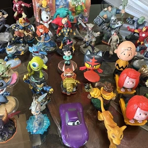 Big Collectible Figurines set of a few years buying them look at pics - Picture 1 of 14
