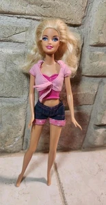 Barbie epoca febbre moda in camicia rosa jeans pantaloncino capelli biondi occhi azzurri usata  - Foto 1 di 19