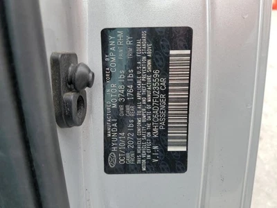 VELOSTER  2015 Front Door Trim Panel 2564050 Foto 1 de 4