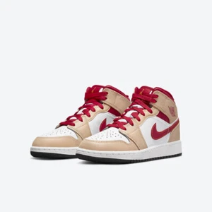 Nike Air Jordan 1 Mid GS Blanco Ónix Luz Curry Bronceado Rojo TODAS LAS TALLAS 554725-201 Nuevo - Imagen 1 de 5