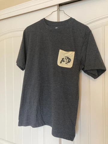 Colosseum Women's Size Small University of Colorado CU Buffs Logo T Shirt Pocket Cover