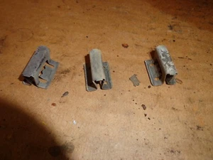 Toyota Supra MK3 1986.5-92 soporte interior parachoques trasero clip de montaje conjunto de 3 fabricantes de equipos originales - Imagen 1 de 5