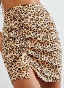 Neu ohne Etikett Free People AVAS Damen-Minirock Gepard Satin vorne Cinch-Nahtschlitz 4 - Bild 1 von 22