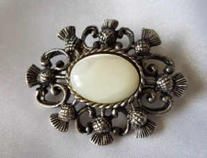 Brooch ~ Celtic ~ Thistles ~ Pewter ~ Mother of Pearl Centre ~ Scottish - Picture 1 of 8