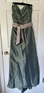 Vestido Sophia Tolli verde salvia sin tirantes tafetán novia con cordones espalda talla 6 - Imagen 1 de 13