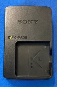 Original Sony BC-CSN Battery Charger /Akku-Ladegerät - Bild 1 von 2