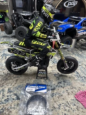 Pro-Line PRO284806 1/4 Pro-Spec Aluminum Rear Rim Black for Promoto-SM🔥🍀 - Image 1 of 4