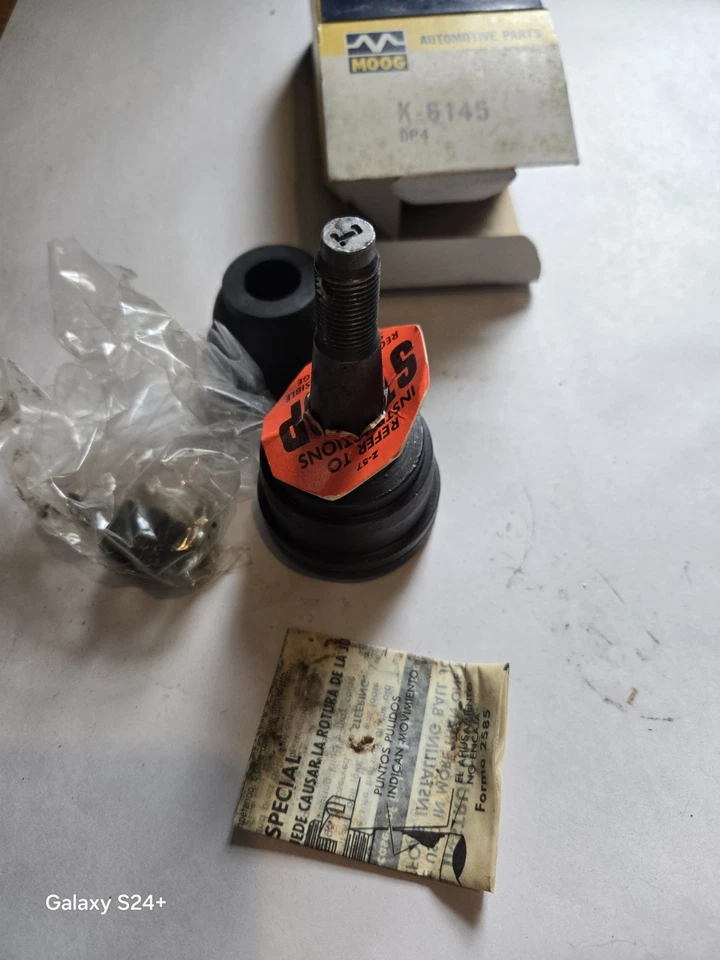 Rótula inferior Moog K6145 años 70 80 90 Buick Cadillac Chevy GMC Foto 1 de 1