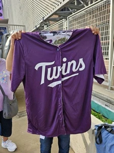 2025 Minnesota Twins Prince Night Size Large Reversible Jersey giveaway - Picture 1 of 5