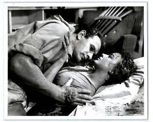 Janet Munro & Edward Judd DER TAG, AN DEM DIE ERDE FEUER FING Originalfoto 1961 - Bild 1 von 2