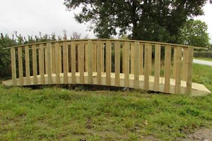 Palisade Garden Bridge - Picture 1 of 11