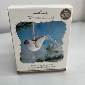 Hallmark Christmas Ornament 2010 Wonder & Light Twinkling Snowbird Very Nice! - Picture 1 of 7