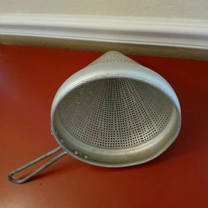 Vintage MIRRO Aluminum Cone Colander Sieve Jam Sauce Strainer - Picture 1 of 4