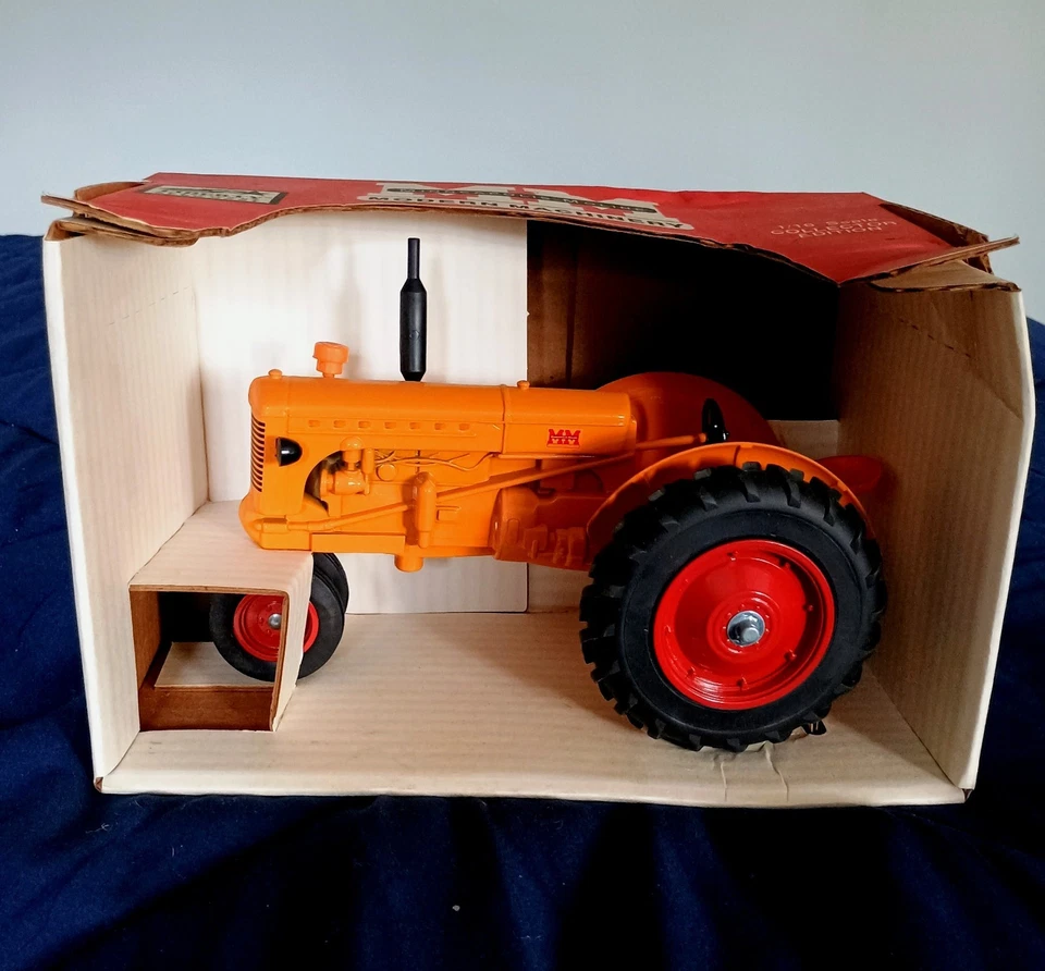 Spec Cast Liberty Classics 1/16 Minneapolis Moline U Toy Tractor - SCT-118 NEW - Image 1 of 4