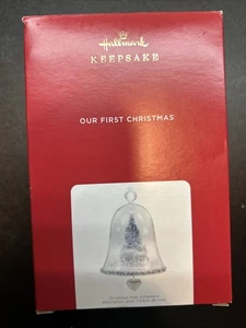 2021 Hallmark UNSERE ERSTE WEIHNACHTEN Andenken Ornament Glocke Hirsch Baum Herz 4" - Bild 1 von 4