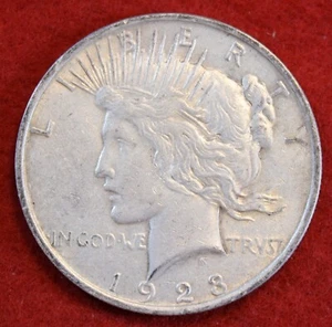 1923-P Peace Dollar 90% Silver Coin High Grade PE208 - Picture 1 of 2
