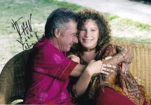 Dustin Hoffman Barbra Streisand Meet The Fockers Autograph Photo 12x8 COA - Picture 1 of 2