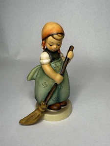 Goebel Hummel "Kleiner Kehrer" #171 Figur TMK-5 W.Germany KOSTENLOSER VERSAND B25 - Bild 1 von 17