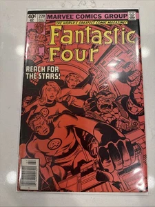 Marvel Comics Fantastic Four #220 JUL 1980 - Reach for the Stars! (Newstand) - Picture 1 of 6
