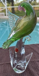 Vintage Venetian Green Gold Fleck Murano Art Glass Parakeet/ Cockatiel Bird - Picture 1 of 9