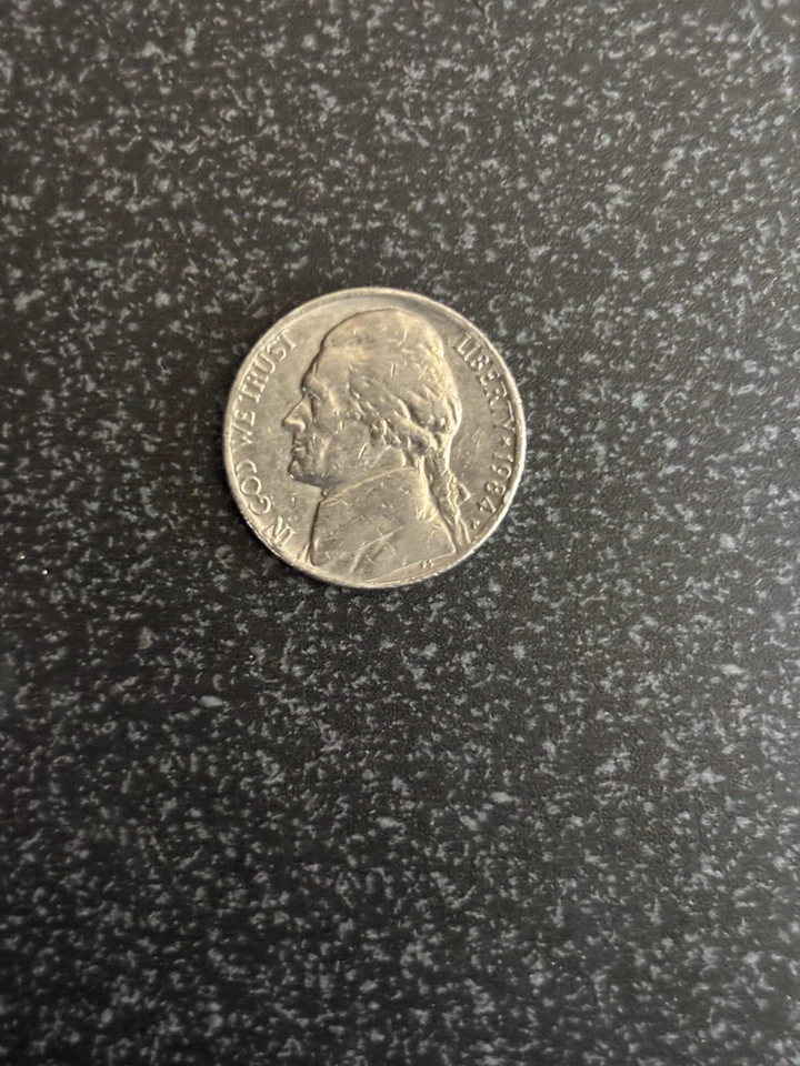 1984 Thomas Jefferson,Nickel With plenty of errors. Mint Mark P - Image 1 of 4