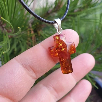 Cruz feita de âmbar marrom. Pingente feito de âmbar cru, colar de pedras preciosas - Imagem 1 de 4