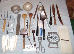 Lot of 33 Antique Vintage Kitchen Utensils - Picture 1 of 6