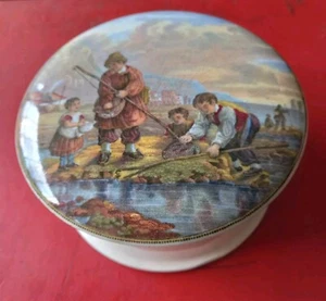 Antique Prattware Pot Lid Complete Family Fishing Nets On Beach 10.5cm - Picture 1 of 6