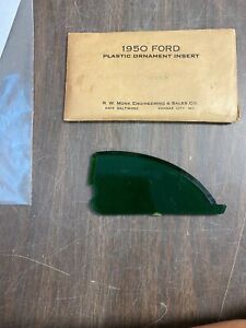 1959 FORD ACCESSORY HOOD ORNAMENT GREEN PLASTIC INSERT NOS 820
