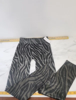 Leopard Zebra Stripe? Off Green Leggings Juniors Large D21 - Image 1 of 3