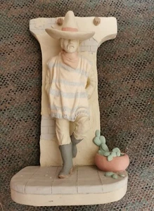 Skulptur, Mexiko, Mann mit Sombrero an Wand lehnend   Figur, Deko-Artikel - Bild 1 von 10