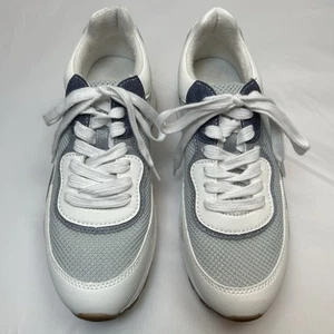Comfort Fit POP Sneakers Womens Size 8.5 White & Gray Thrilled Lace Up Shoes - Picture 1 of 8