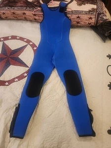 UNBRANDED WOMEN'S DIVING SNORKELING DOUBLE KNEE WETSUIT..30X26 SIZE MEDIUM - Bild 1 von 5