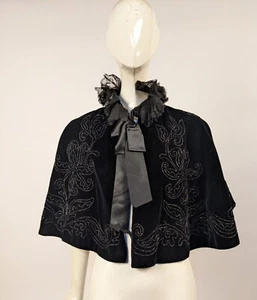 GOTHIC VICTORIAN BLACK SILK VELVET CAPE LACE TRIMMED COLLAR W BEADING - Picture 1 of 5