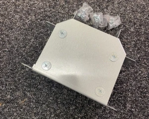 Unistr RU44GTT Tee 1C Top Lid 100x100mm - Picture 1 of 2