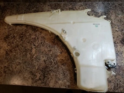 TANQUE LAVABRISAS BMW SERIE 1 120I E82 45R-01 0142 45R-01 5055 Foto 1 de 4