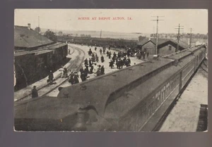 Alton IOWA 1909 DEPOT TRAIN STATION 3 Trains & PASSENGERS nr Orange City IA - Bild 1 von 2