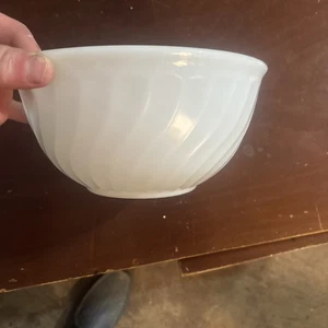 Vintage Anchor Hocking Ware Fire King Swirl White Milk Glass Mixing Bowl 8” #21 - Picture 1 of 7