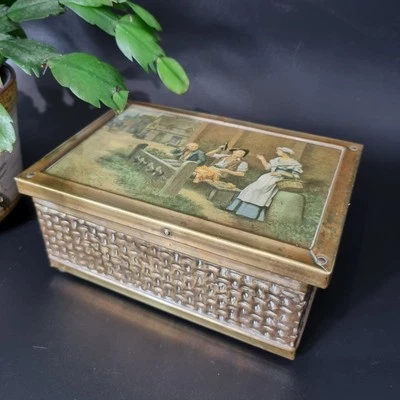 Vintage Brass Picture Jewellery Storage Box Patterned 16cm X 11cm X 8cm Gold - Image 1 of 4