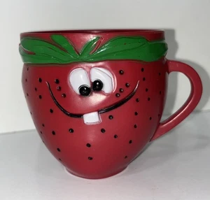 Vintage FRECKLE FACE STRAWBERRY Funny Face Plastic Cup Pillsbury F&F 1974 - Picture 1 of 7