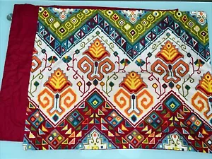 2 fundas de almohada de cama estándar Azalea Skye con cremallera. Colorido delantero y trasero rojo 30x24 usado en excelente estado - Imagen 1 de 7
