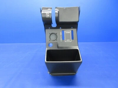 Cubierta de pedestal y paneles laterales Beech 58 Baron P/N 106-530145-3 (0225-2102) Foto 1 de 4